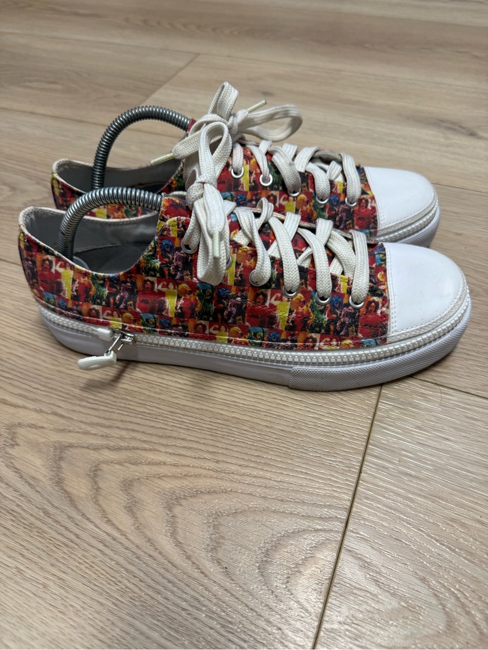 Zipz California modular zipper sneakers pop art print canvas upper. Men’s 9